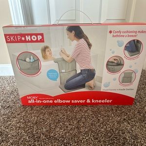 Skip Hop All-in-One Kneeler & Elbow Saver - Brand New.